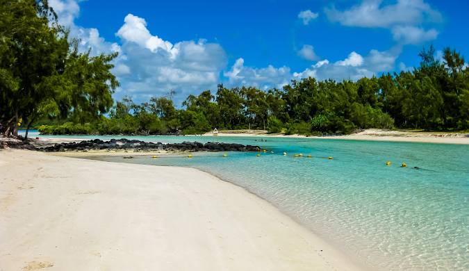 tourist-attractions-in-mauritius-Île-aux-cerfs